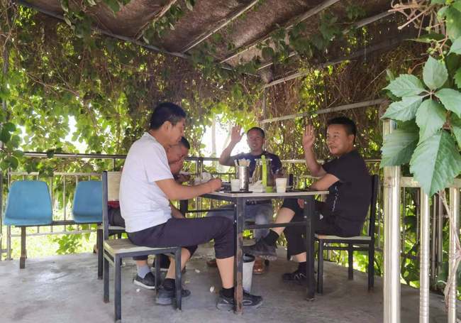 ​„Trudesc, dar mă bucur din inimă.” Povestea unei familii de fermieri harnici din Usu